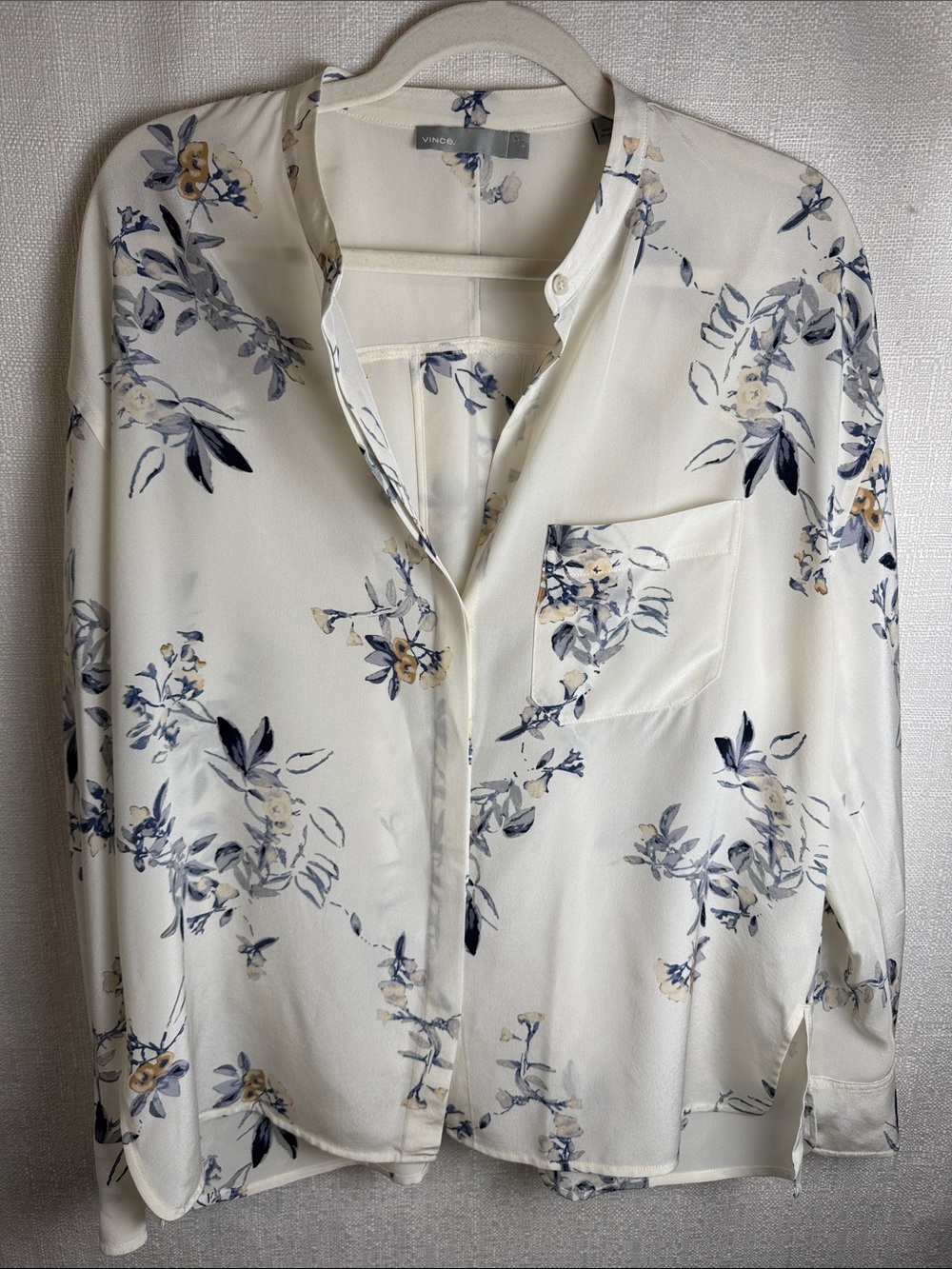 Vince 100% Silk Floral Button Front Blouse Shirt Classic Feminine Size L - Picture 2 of 11